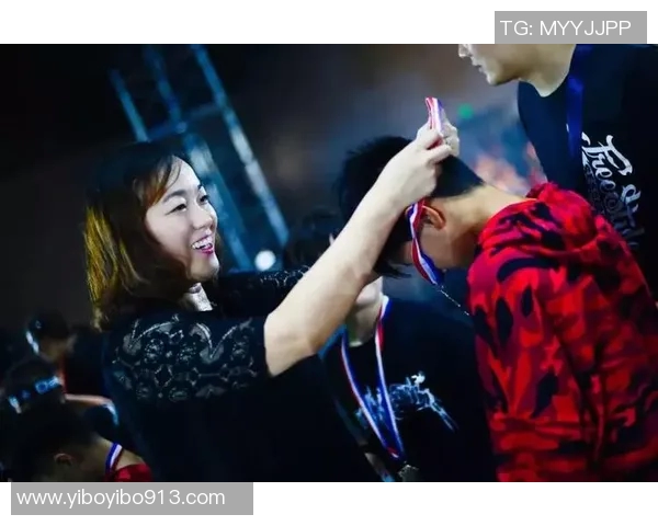 杨芳独家分享街舞心得与技巧助你舞出自我风格与魅力